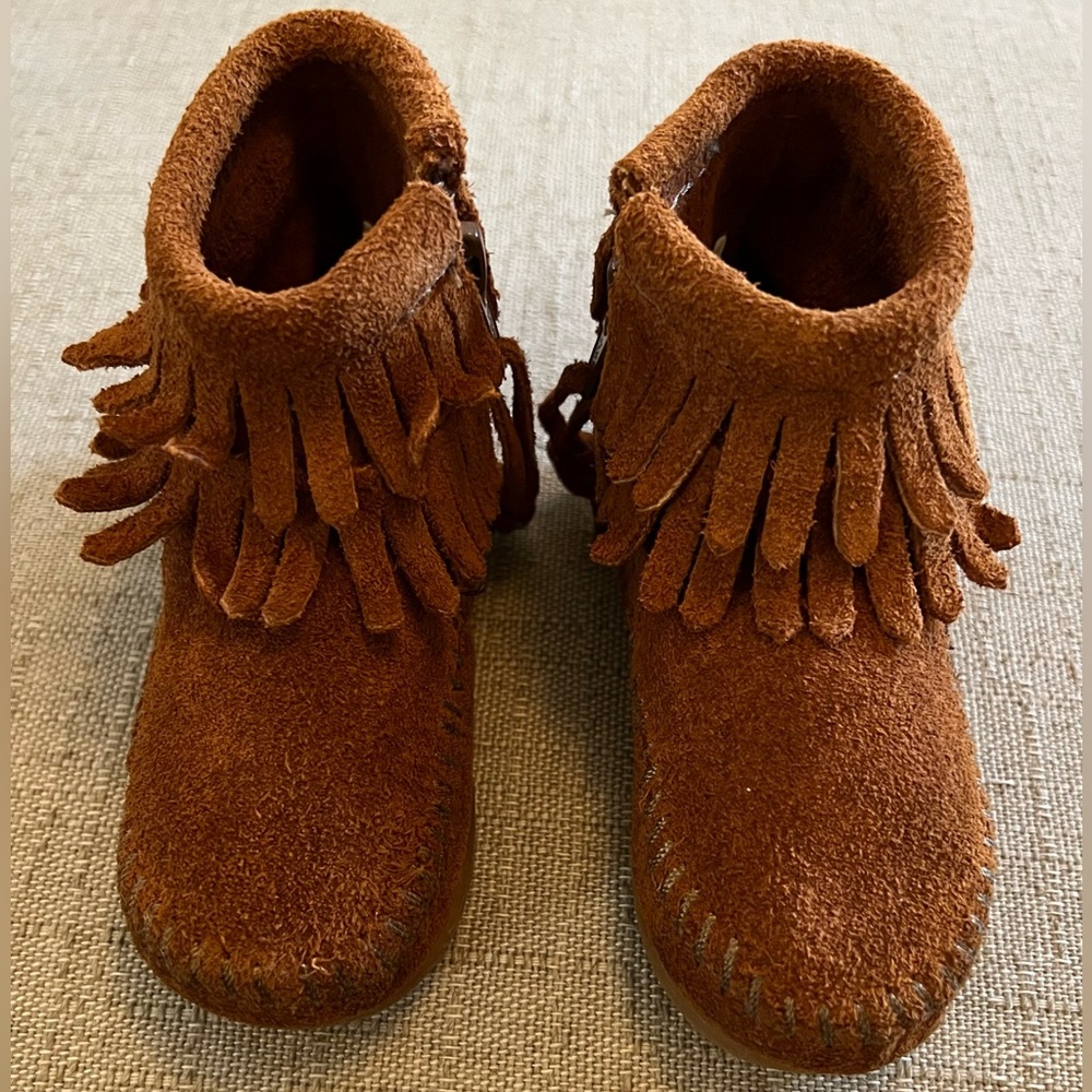 Kid’s Minnetonka Moccasin Side Zip Boot - Toddler 4